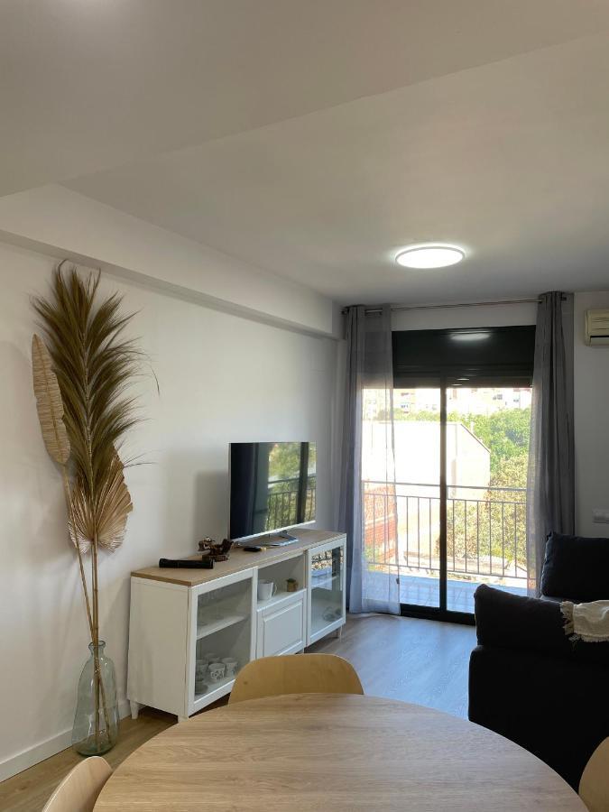 Acogedor Apartamento Vallparadis Con Parking Terrassa Bagian luar foto