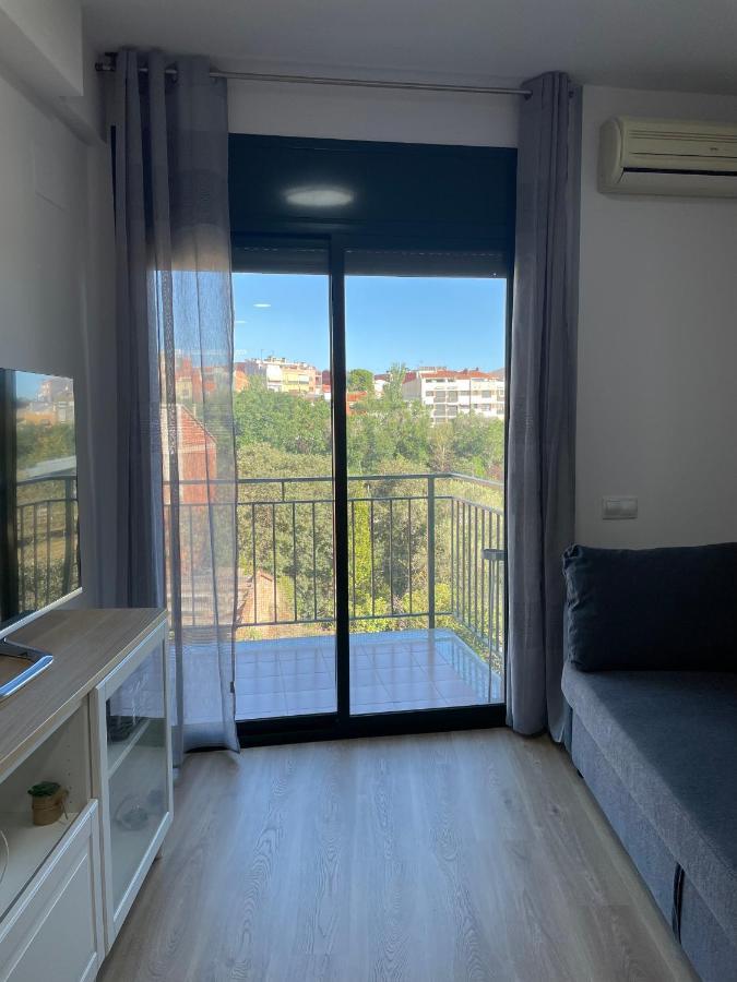 Acogedor Apartamento Vallparadis Con Parking Terrassa Bagian luar foto
