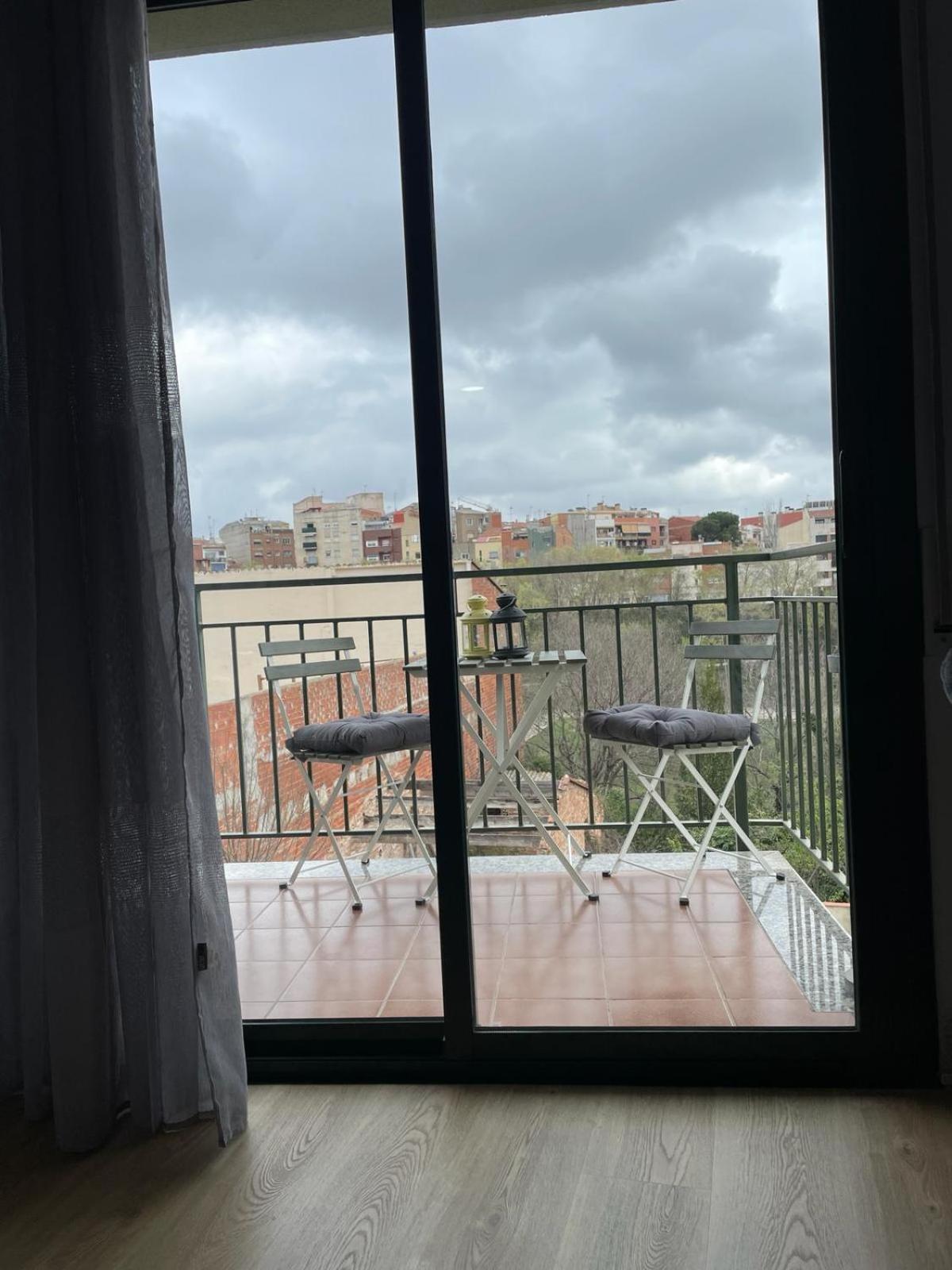 Acogedor Apartamento Vallparadis Con Parking Terrassa Bagian luar foto
