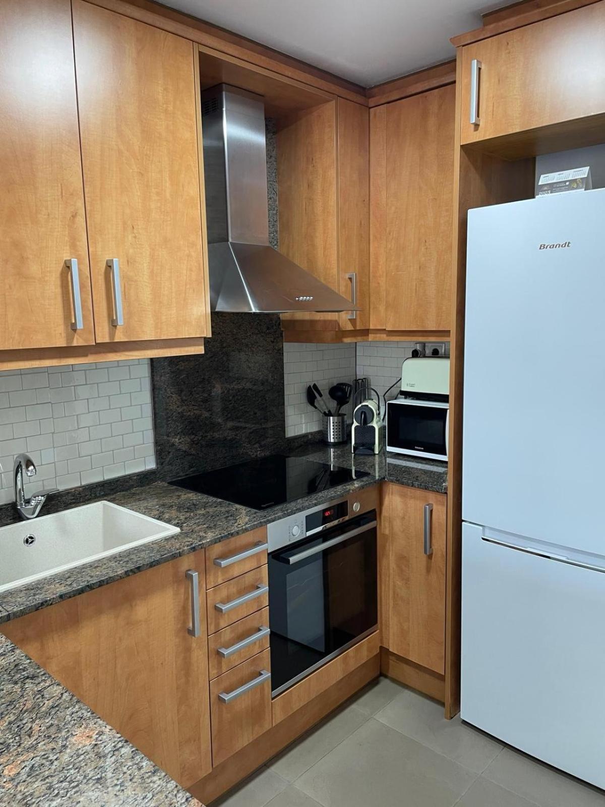 Acogedor Apartamento Vallparadis Con Parking Terrassa Bagian luar foto